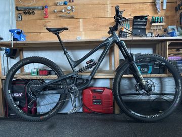 YT Industries Capra Pro AL 29 2021 2021 Mountainbike usato, Nero — immagine 1 di 8