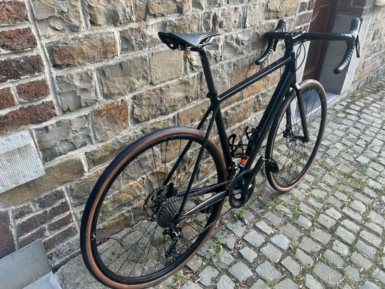 Canyon Endurace 7 2024 2024 Road & Gravel usato, Nero — immagine 2 di 4