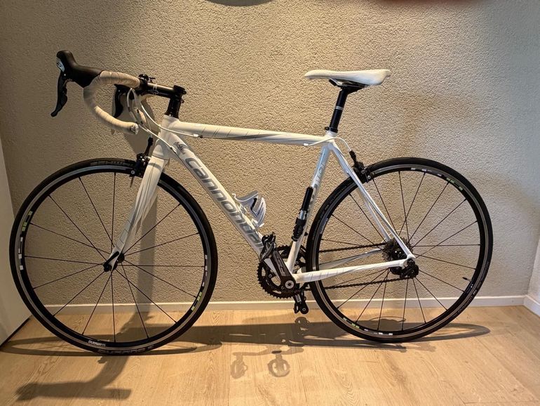 Used Cannondale Caad Shimano 105 2014 Road & Gravel, White — image 2 of 5