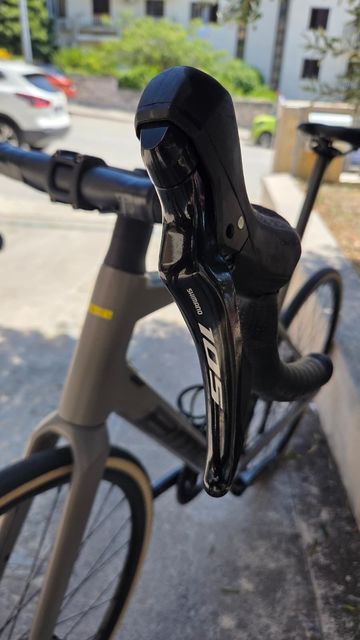 Used BMC Roadmachine THREE 2026 2026 Road & Gravel, Light Gray — image 13 of 13