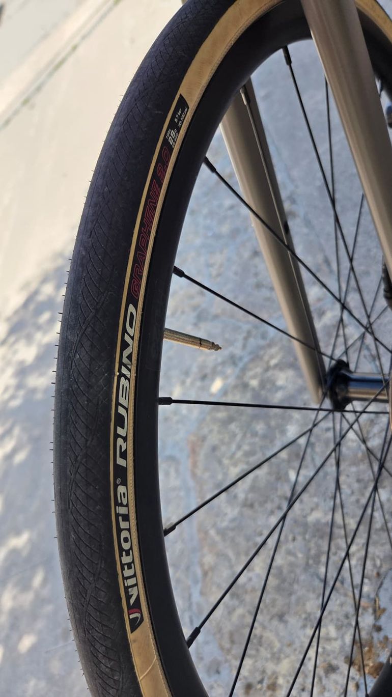 Używany BMC Roadmachine THREE 2026 2026 Road & Gravel — zdjęcie 12 z 13
