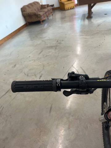 Used Forbidden Dreadnought SLX Complete 2021 2021 Mountainbike, Blue — image 19 of 19