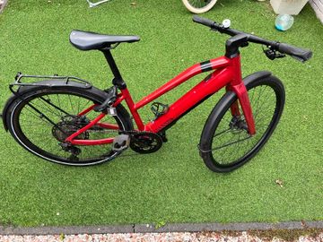 Gebrauchtes Canyon Commuter:ON Shimano Deore XT 2024 Urban, Rot — Bild 2 von 11