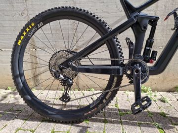 Used Canyon Strive Shimano Deore XT 2021 Mountainbike, Black — image 2 of 10