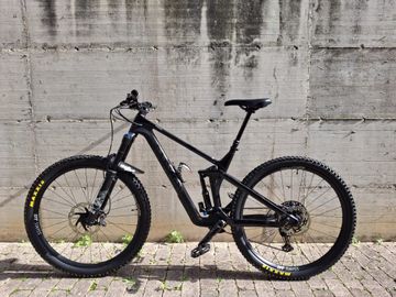 Canyon Strive Shimano Deore XT 2021 MTB usato