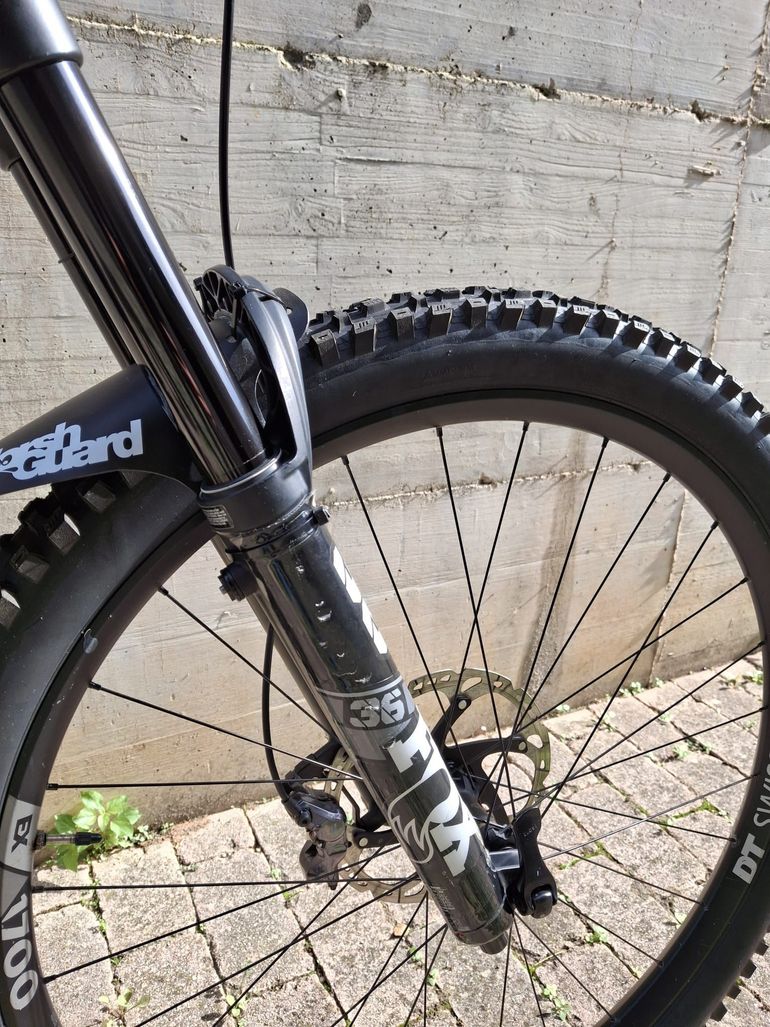 Used Canyon Strive Shimano Deore XT 2021 Mountainbike, Black — image 9 of 10
