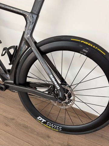 Canyon Aeroad CFR AXS 2025 2025 Road & Gravel d'occasion — image 9 sur 12