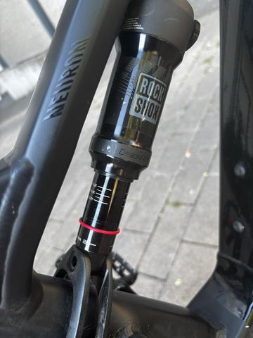 Gebrauchtes Canyon Neuron:ON 6 2022 Mountainbike, Schwarz — Bild 8 von 16