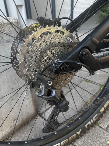 Gebrauchtes Canyon Neuron:ON 6 2022 Mountainbike, Schwarz — Bild 6 von 16