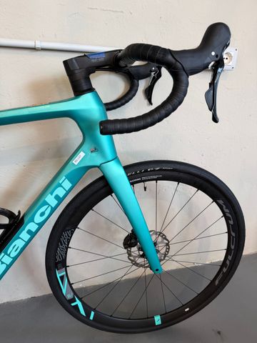 Gebrauchtes Bianchi Infinito 105 2026 2026 Road & Gravel, Blau — Bild 3 von 9