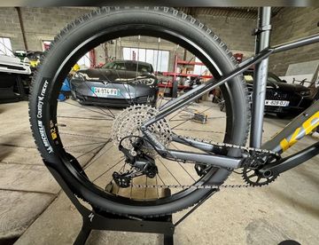 Used Kellys Gate Shimano Deore XT 2025 Mountainbike, Light Gray — image 2 of 4