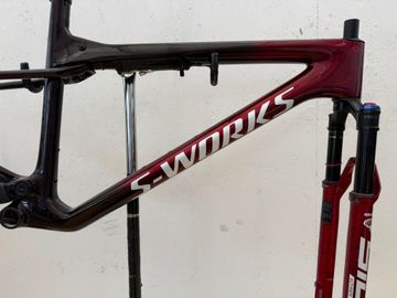 Used Specialized Epic Frameset 2024 2024 Mountainbike, Red, 29 — image 2 of 6