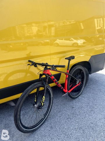 Used Trek Procaliber 9.5 2022 2022 Mountainbike, Red — image 2 of 8
