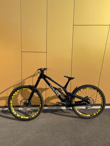 Gebrauchtes Canyon Sender CFR Team 2025 2025 Mountainbike, Schwarz — Bild 1 von 18