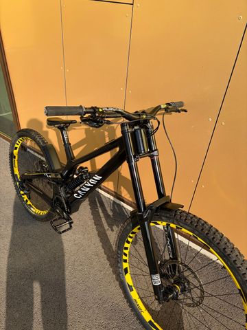 Gebrauchtes Canyon Sender CFR Team 2025 2025 Mountainbike, Schwarz — Bild 17 von 18