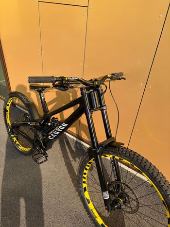 Brugt Canyon Sender CFR Team 2025 2025 Mountainbike — billede 16 af 18