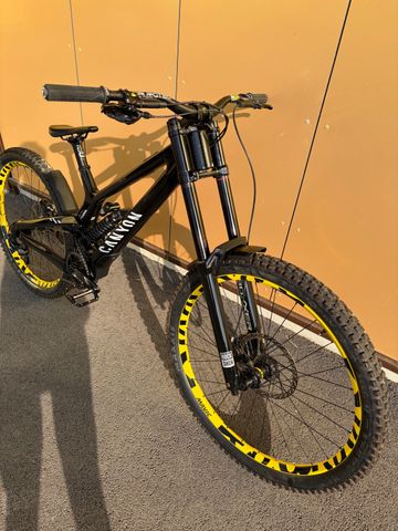 Gebrauchtes Canyon Sender CFR Team 2025 2025 Mountainbike, Schwarz — Bild 18 von 18
