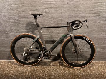 Tweedehands Canyon Aeroad CFR AXS 2024 2024 Road & Gravel — afbeelding 1 van 19