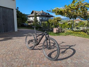 Gebrauchtes Trek Top Fuel 9.8 SL 2017 2017 Mountainbike, Schwarz, 27.5, 29 — Bild 2 von 5