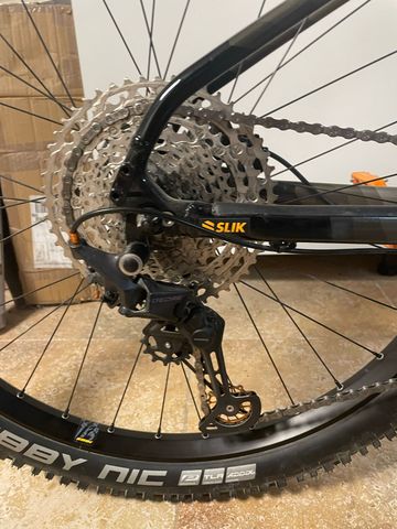 Marin Custom Shimano Deore 2022 Mountainbike usato, Grigio chiaro — immagine 3 di 7