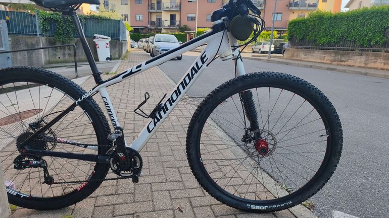 Used Cannondale Flash SRAM Red eTap 2013 Mountainbike, White — image 2 of 16