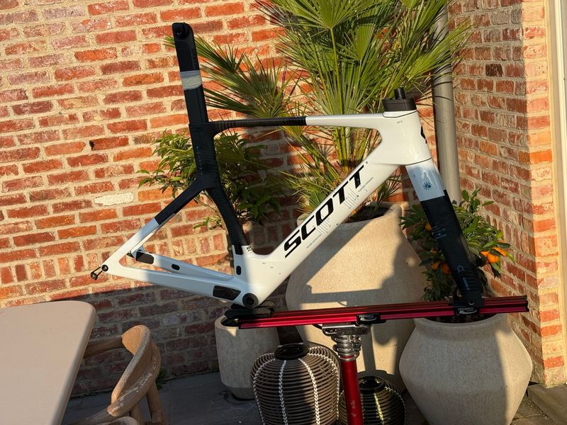 Scott Foil RC Pro 2026 Frameset met Shimano Ultegra groep 2026 Road & Gravel usato