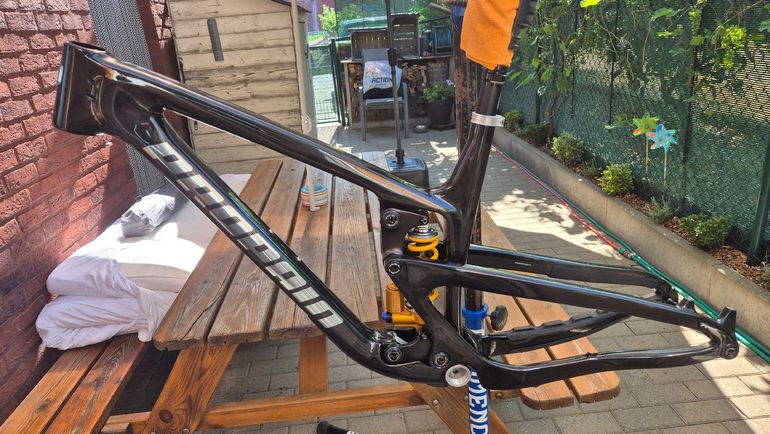 Brugt Propain TYEE 6 CF 27.5 Goldrush 2023 Frameset 2023 Mountainbike — billede 2 af 20