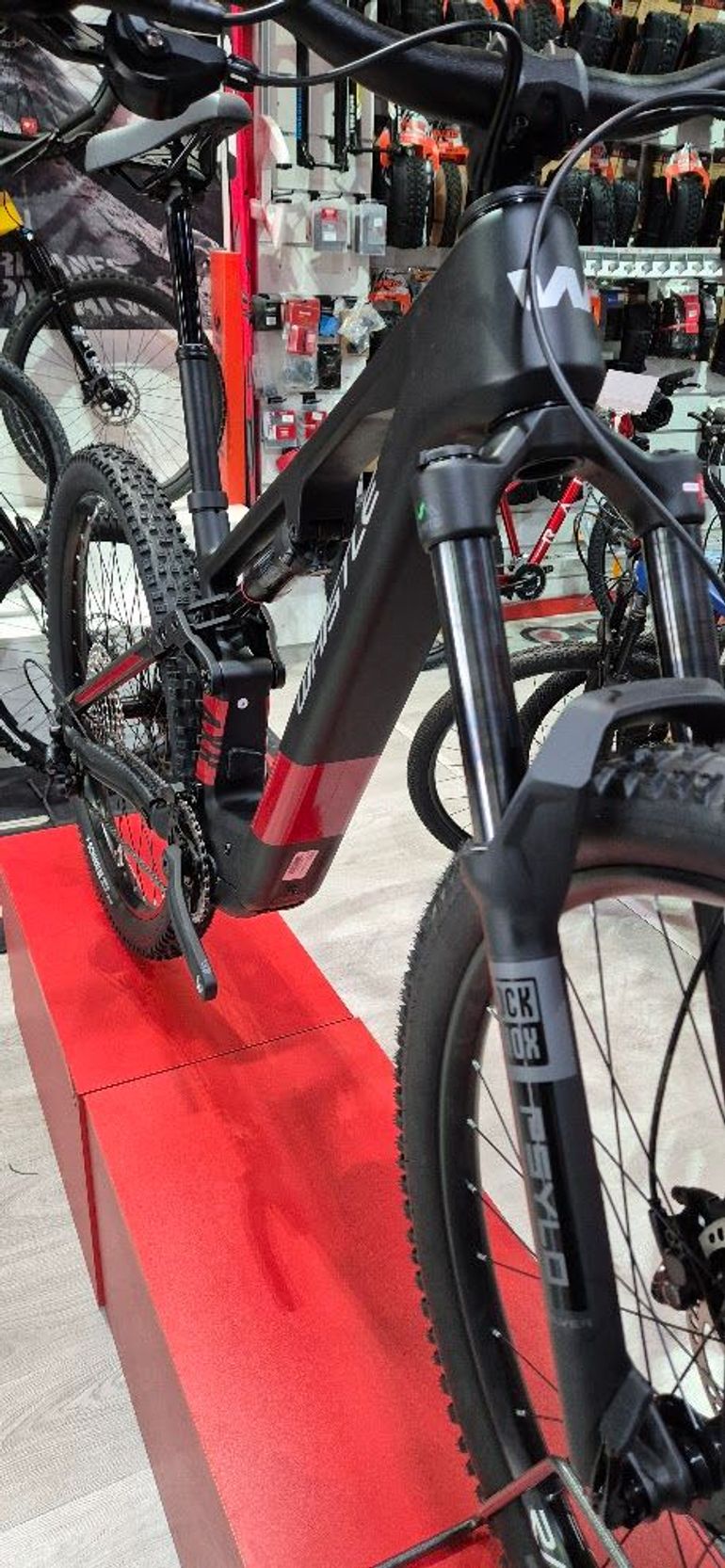 Brugt Whistle AXR C6.7 2026 Mountainbike — billede 8 af 23