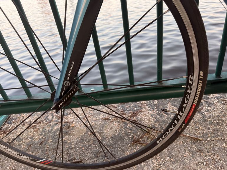Used Trek Madone 4.5 WSD 2008 2008 Road & Gravel, Blue — image 5 of 6