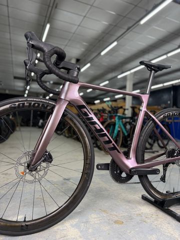 Używany Giant Propel Advanced Di2 2023 2023 Road & Gravel — zdjęcie 19 z 24