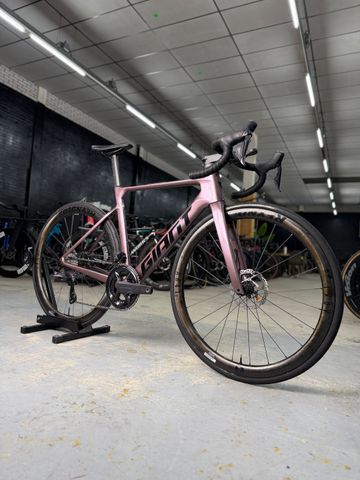 Używany Giant Propel Advanced Di2 2023 2023 Road & Gravel — zdjęcie 2 z 24