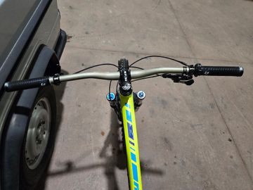 Used Lapierre Spicy 327 2018 2018 Mountainbike, Green — image 10 of 11