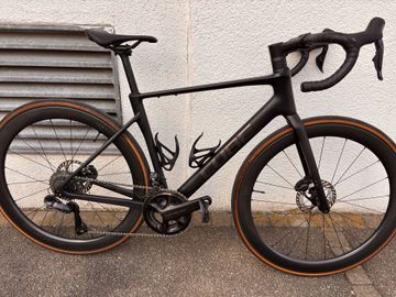 Tweedehands CUBE ATTAIN C:62, SLT 2025 2025 Road & Gravel