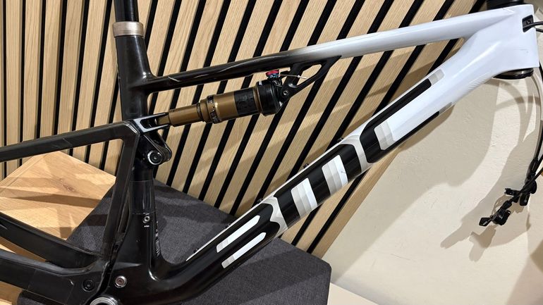 Použité BMC Fourstroke 01 LTD 2024 Frameset 2024 Mountainbike — obrázek 12 z 16