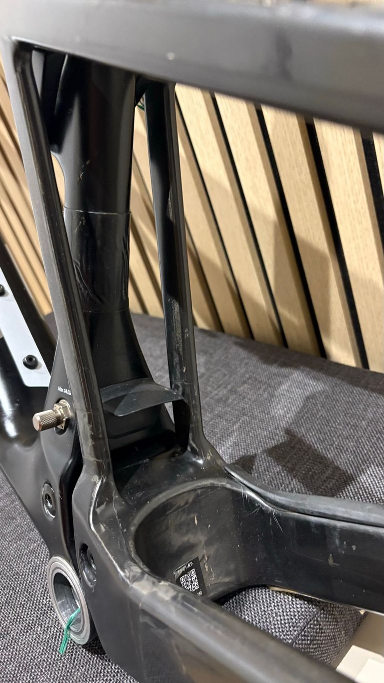Použité BMC Fourstroke 01 LTD 2024 Frameset 2024 Mountainbike — obrázek 6 z 16