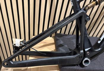 Použité BMC Fourstroke 01 LTD 2024 Frameset 2024 Mountainbike — obrázek 3 z 16