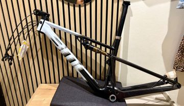 Gebrauchtes BMC Fourstroke 01 LTD 2024 Frameset 2024 Mountainbike, Schwarz, 29 — Bild 2 von 16