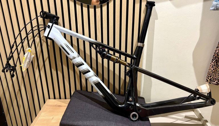 Použité BMC Fourstroke 01 LTD 2024 Frameset 2024 Mountainbike — obrázek 2 z 16