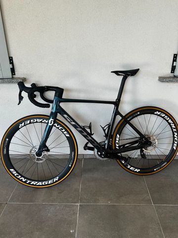 Scott Addict RC SRAM Rival eTap AXS 2022 Road & Gravel d'occasion — image 1 sur 11