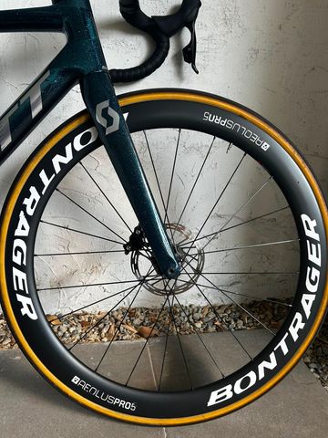 Scott Addict RC SRAM Rival eTap AXS 2022 Road & Gravel d'occasion — image 8 sur 11