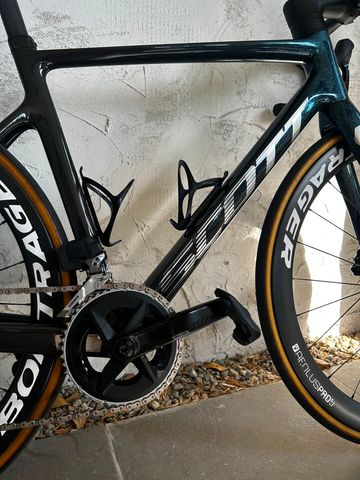Scott Addict RC SRAM Rival eTap AXS 2022 Road & Gravel d'occasion — image 5 sur 11
