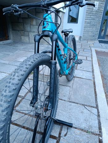 Brugt Scott Scale 700 (EU) 2024 2024 Mountainbike — billede 3 af 3