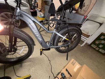 Used Aventon Aventure M 2025 2025 Mountainbike, Black, 26 — image 2 of 4