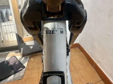 Gebrauchtes Orbea Oiz Shimano Deore XT 2024 Mountainbike, Blau — Bild 9 von 10