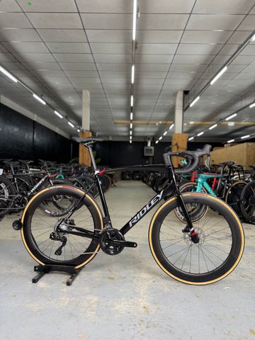 Ridley Fenix SLiC - Shimano 105 DI2 // 2x12s 2024 2024 Road & Gravel usato