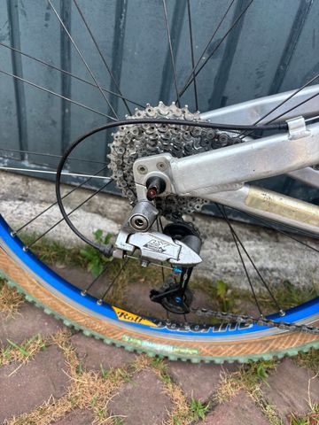 Used Trek Custom Shimano Deore 1998 Mountainbike, Blue — image 3 of 20