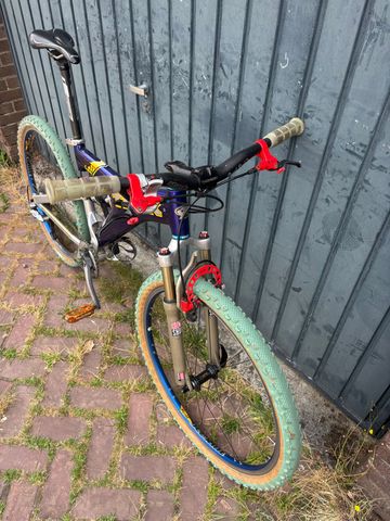Used Trek Custom Shimano Deore 1998 Mountainbike, Blue — image 4 of 20