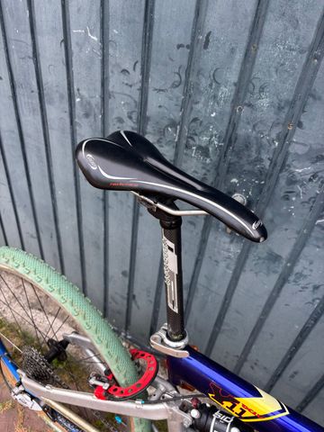 Used Trek Custom Shimano Deore 1998 Mountainbike, Blue — image 9 of 20