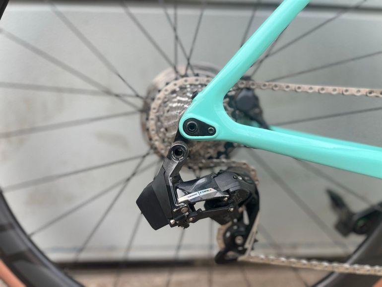 Bianchi Sprint SRAM Force eTap AXS 2024 Road & Gravel usato, Blu — immagine 5 di 9