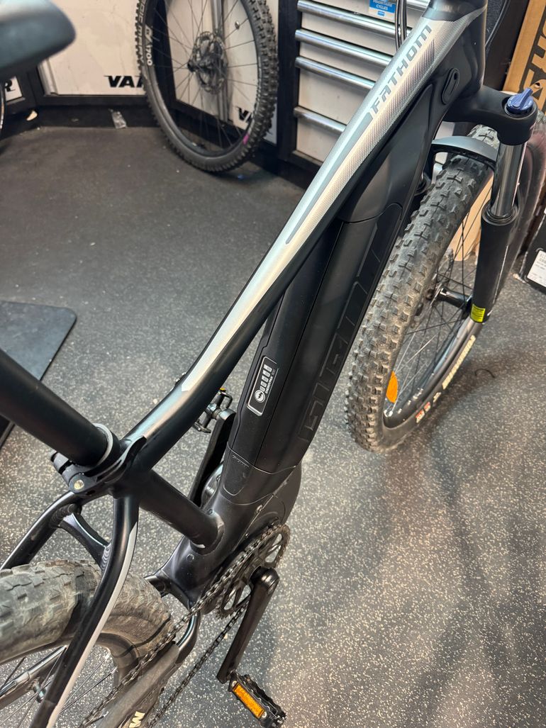 Giant Fathom E+ 3 Power 2020 2020 Mountainbike usato, Nero — immagine 4 di 4